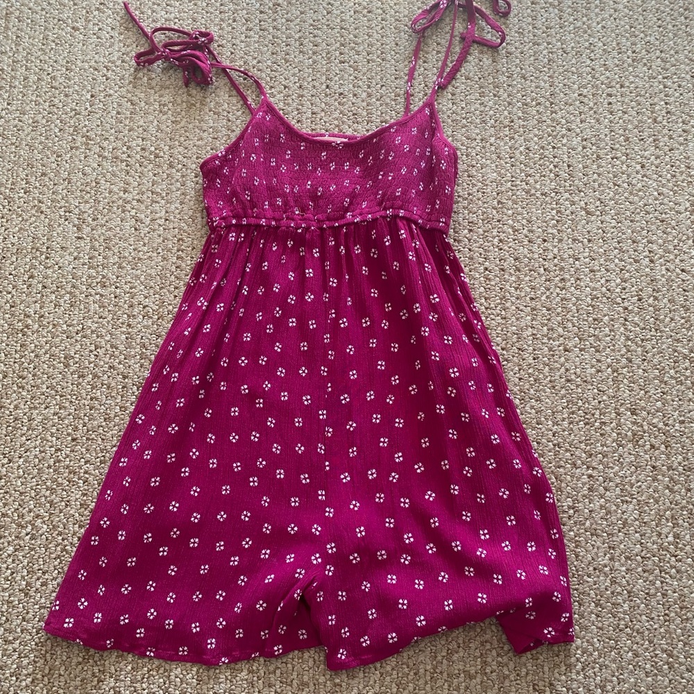Size xs, urban outfitters, dont fit in it anymore, very cute
